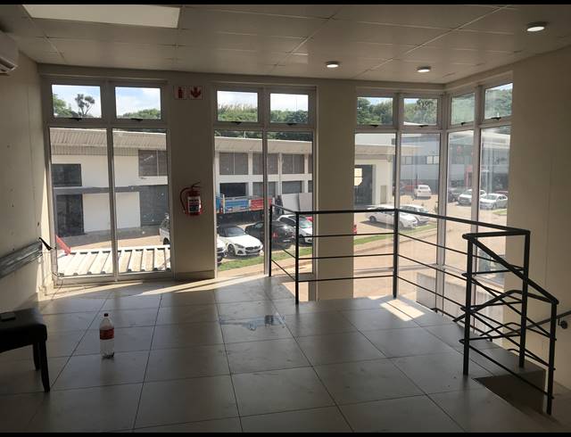 705M² WAREHOUSE SOLD IN RIVERHORSE VALLEY